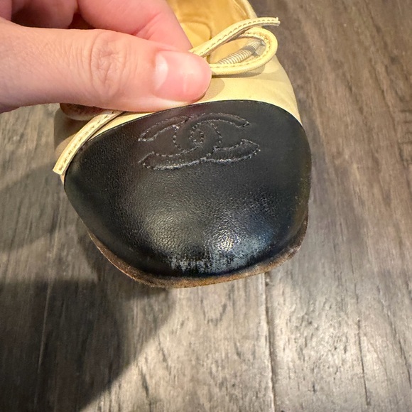 CHANEL two tones classic ballerina flats - Picture 2 of 6